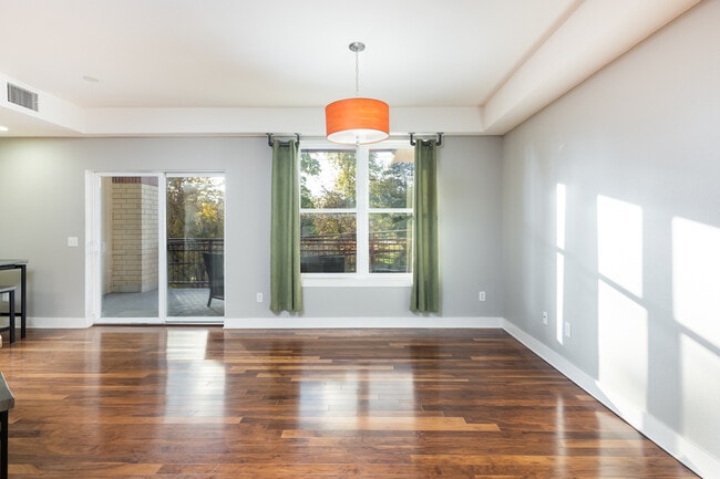 Foto del edificio - 2240 N Clay St