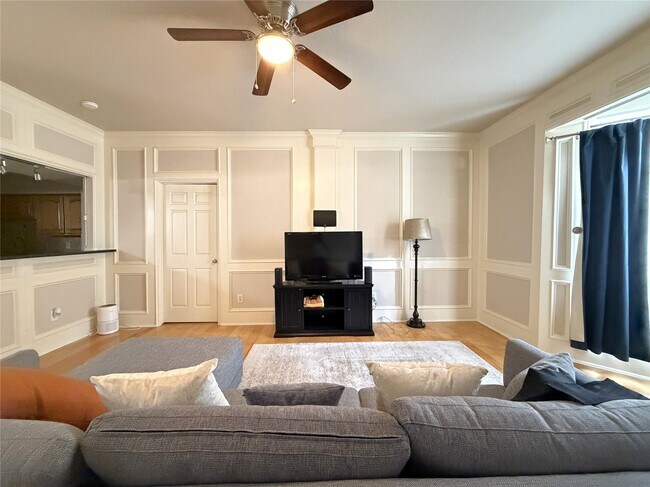 Foto del edificio - 2255 Braeswood Park Dr
