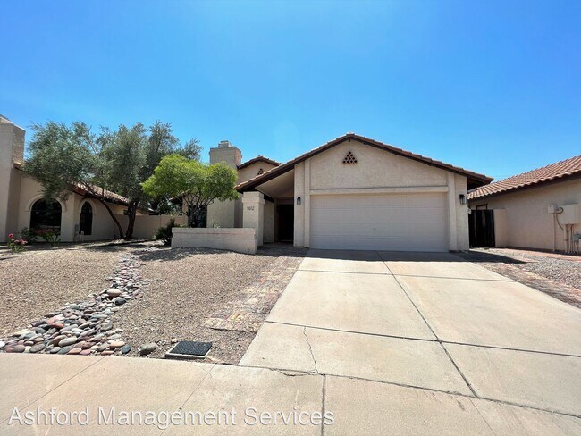 Foto del edificio - 3 br, 2 bath House - 1612 N El Camino Dr