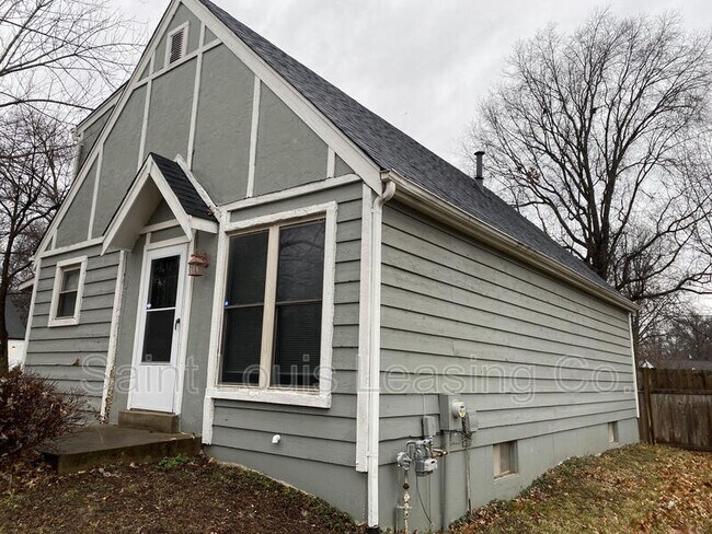 Building Photo - 871 Valencia Ave