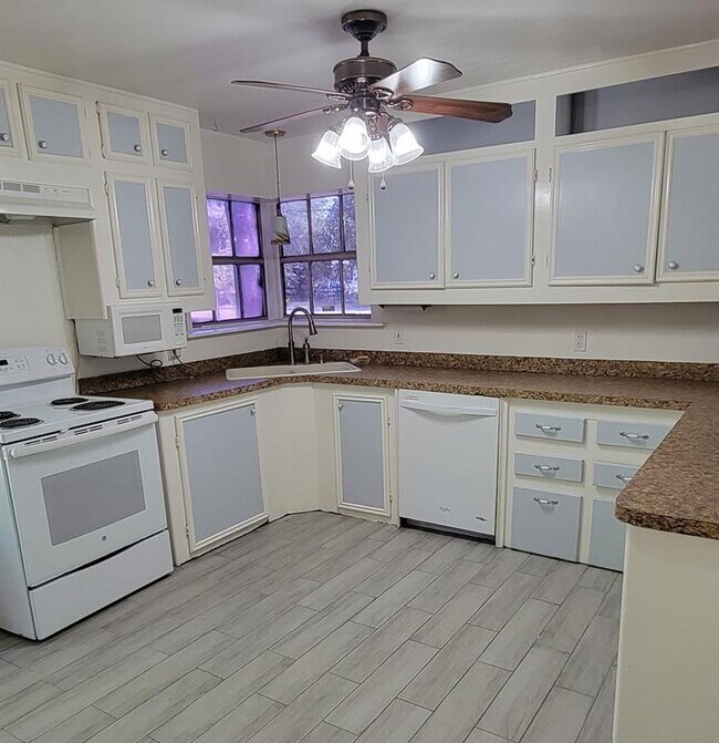 Foto del edificio - 17308 Valley Ln