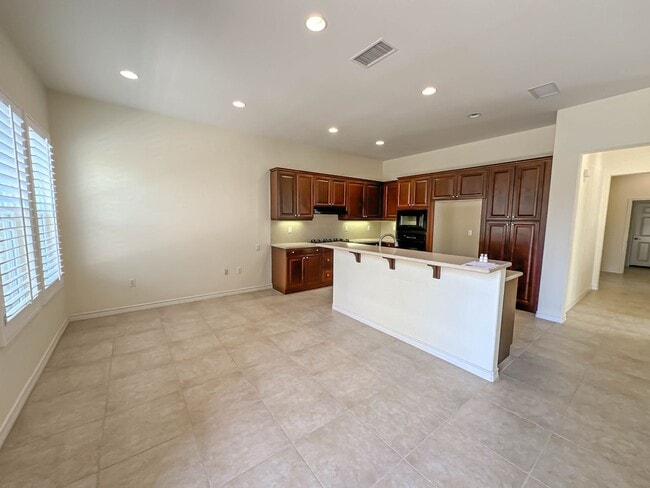 Building Photo - COMING SOON! 55+ Belcaro Community 2 Bedroom Single Story in Valencia!