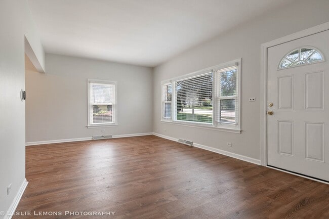 Building Photo - 22 55th St