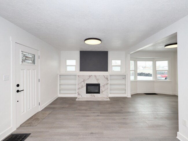 Foto del edificio - 2867 Kiesel Ave