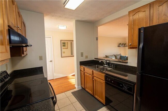 Foto del edificio - 970 Sidney Marcus Blvd NE