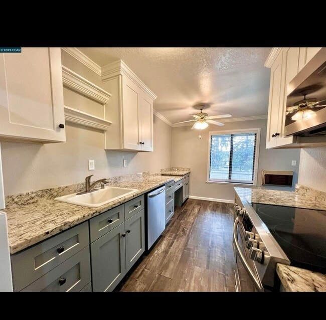 Building Photo - Charming 1-Bedroom Condo in a Serene Neigh...