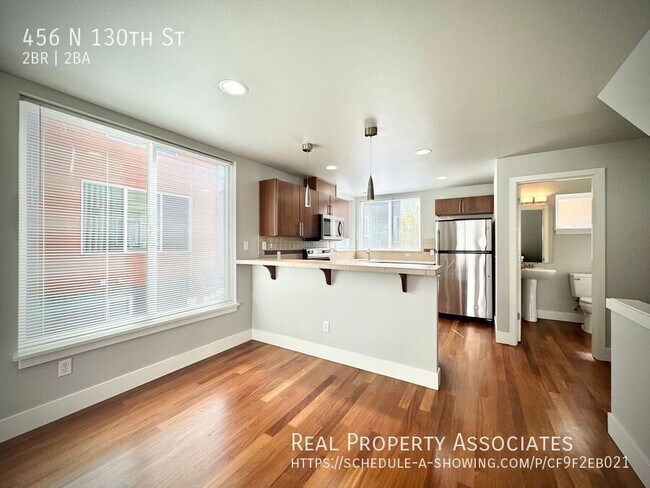 Foto del edificio - 456 N 130th St