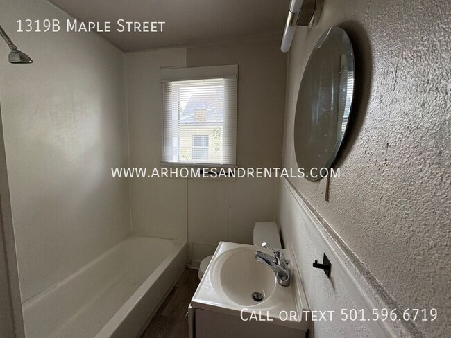 Building Photo - 1319 Maple St