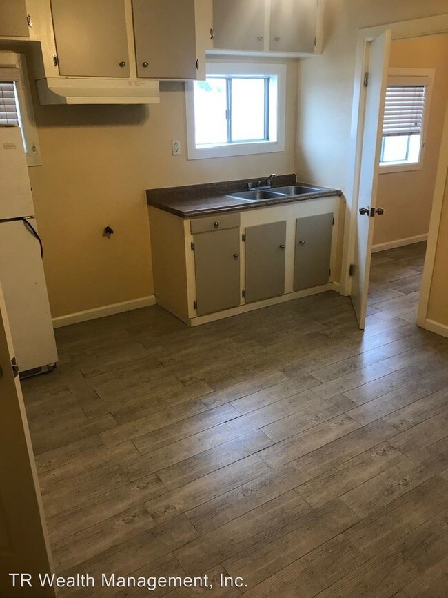 Foto del edificio - 1135 E 12th St