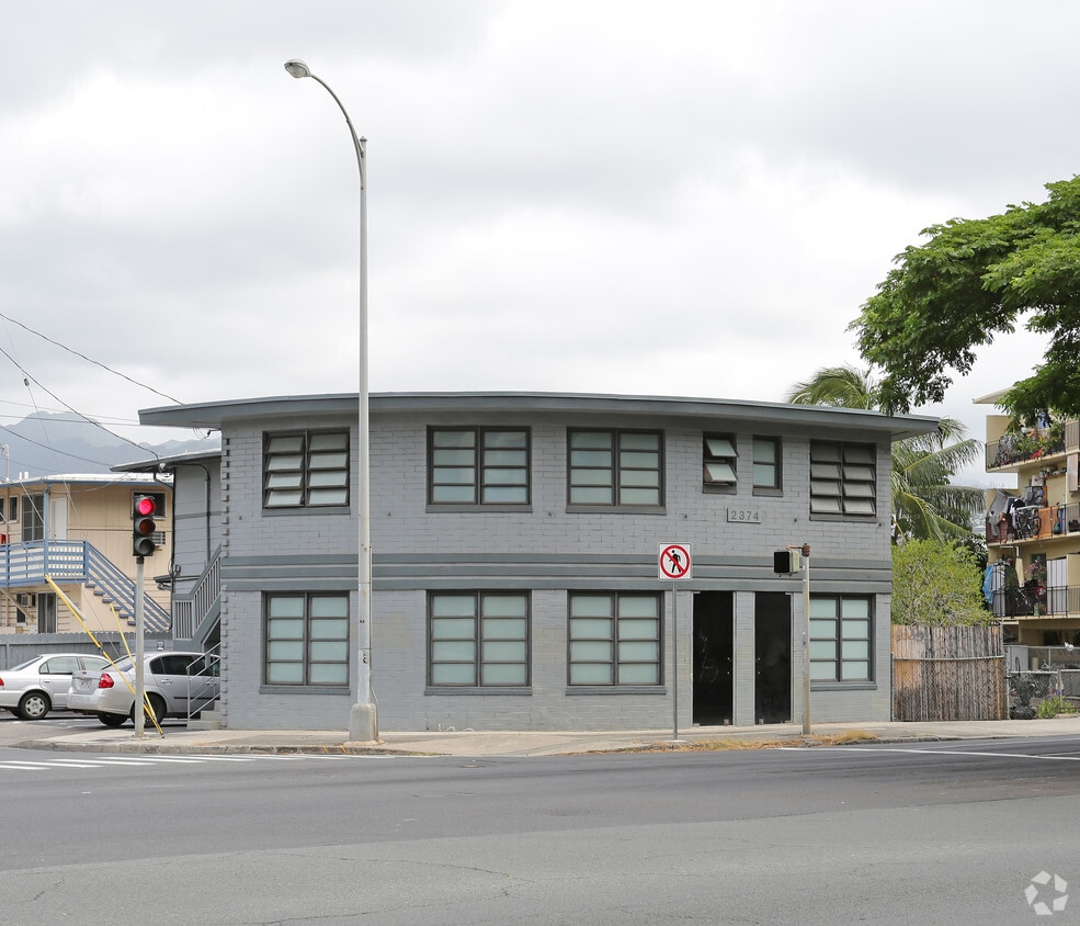 Building Photo - 2374 Kapiolani Blvd