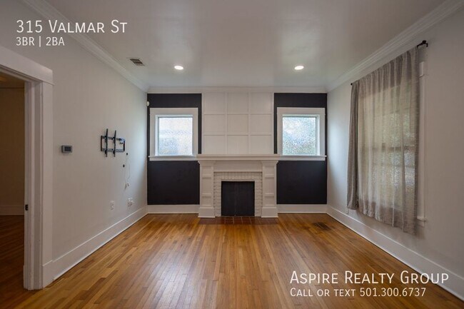 Building Photo - Adorable, Updated Bungalow in Stifft Stati...