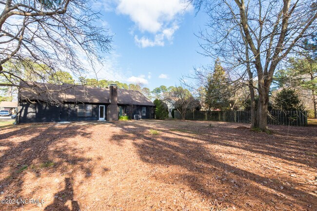 Foto del edificio - 111 Cherrywood Ct