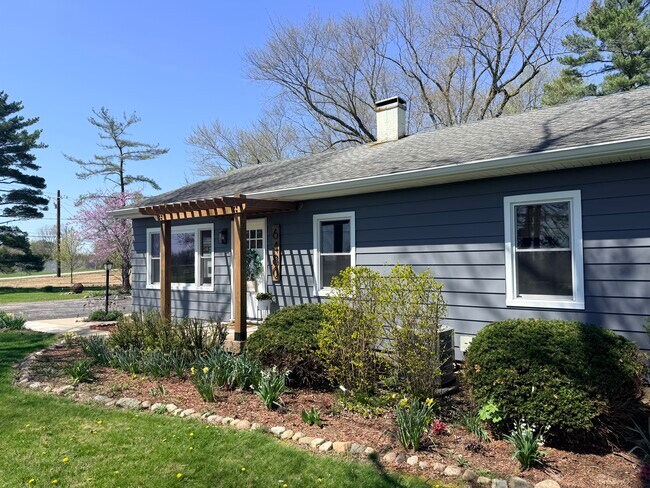 Foto del edificio - 6480 E County Road 700 N