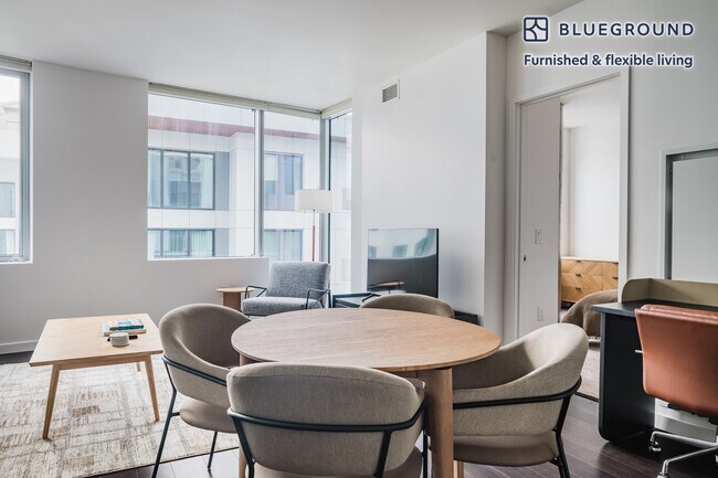 Foto del edificio - 288 106th Ave NE