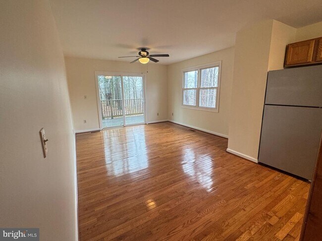 Foto del edificio - 1334 Waterbury Rd