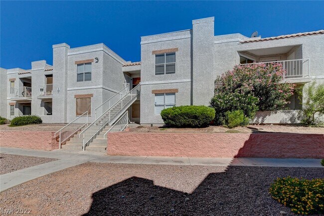 Foto del edificio - 6800 E Lake Mead Blvd