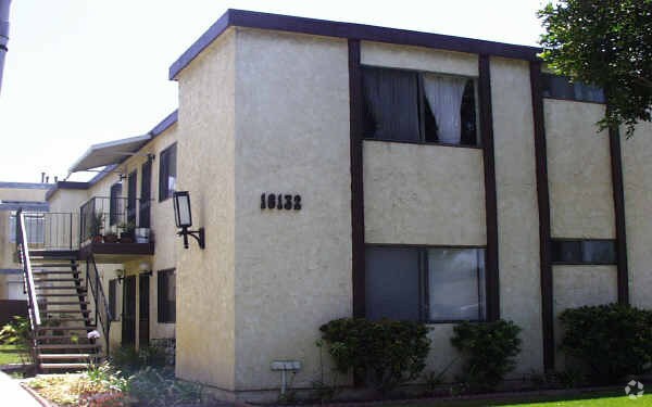 Building Photo - 16132 Parkside Ln
