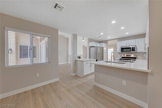 Building Photo - 8705 Prairie Hill Dr