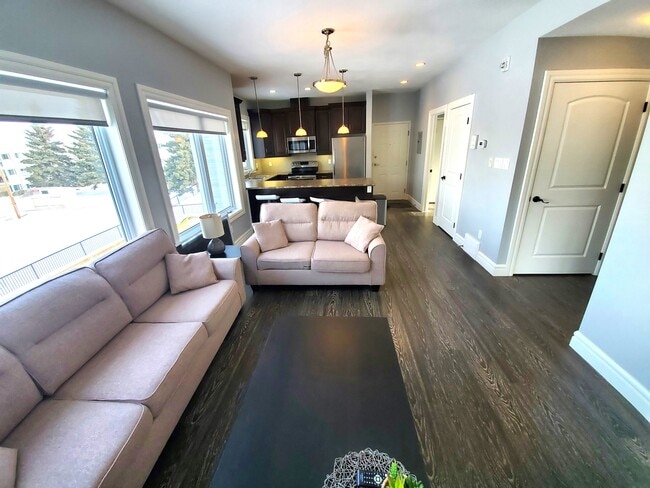 Building Photo - 930 11 St