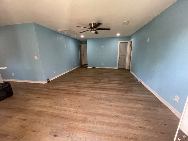 Foto del edificio - 2631 Canary Dr