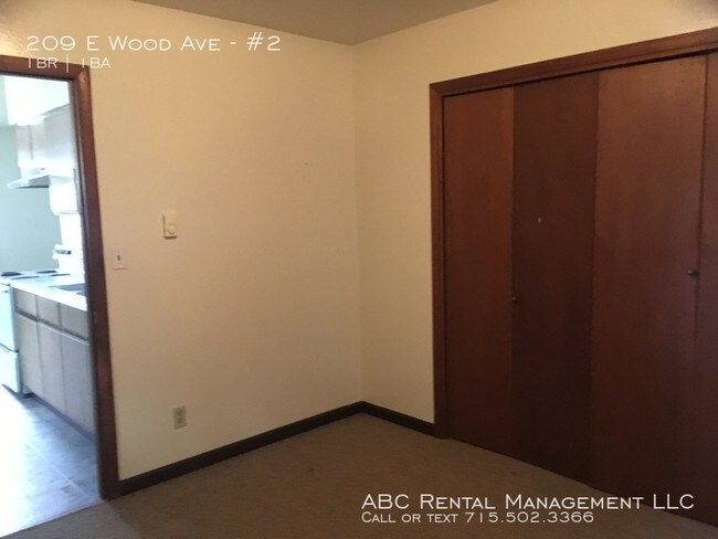 Building Photo - 209 E Wood Ave
