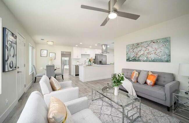 Building Photo - Freshly and Completely Renovated West Faci...