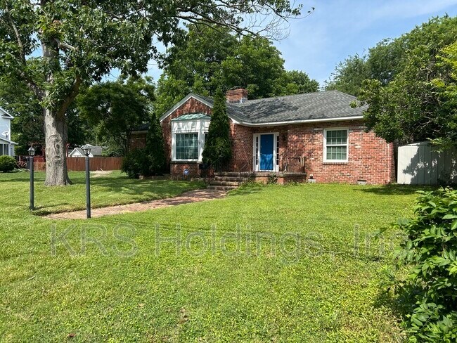 Building Photo - 10 N Boxwood St