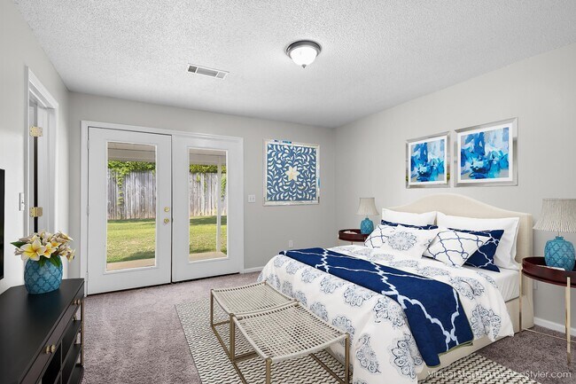 Terraza de nueces - Woodstone Townhomes