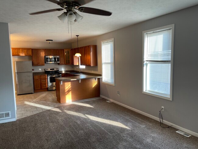 Kitchen - 105 Bluff St