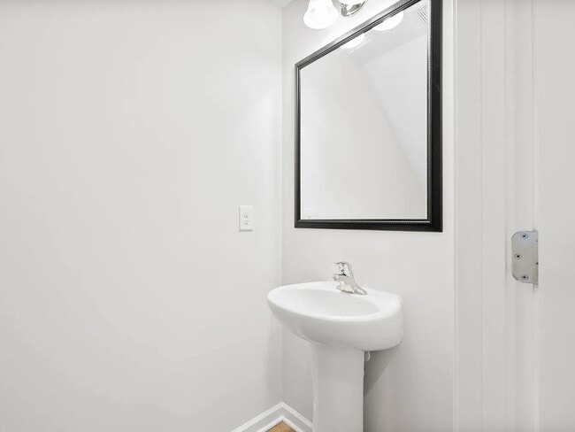 Building Photo - 4 Sabine Leaf Ct