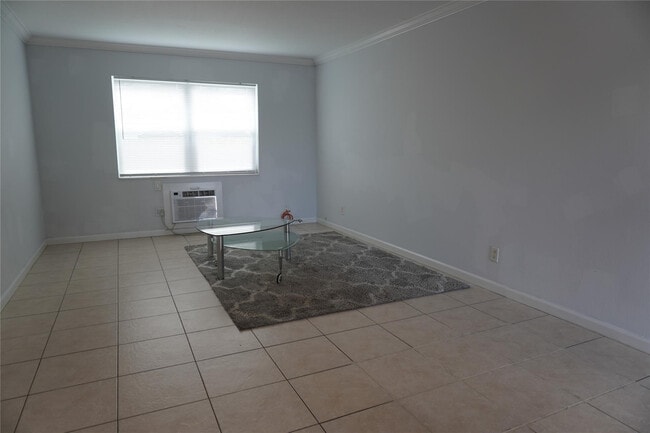 Foto del edificio - 1050 E Sample Rd