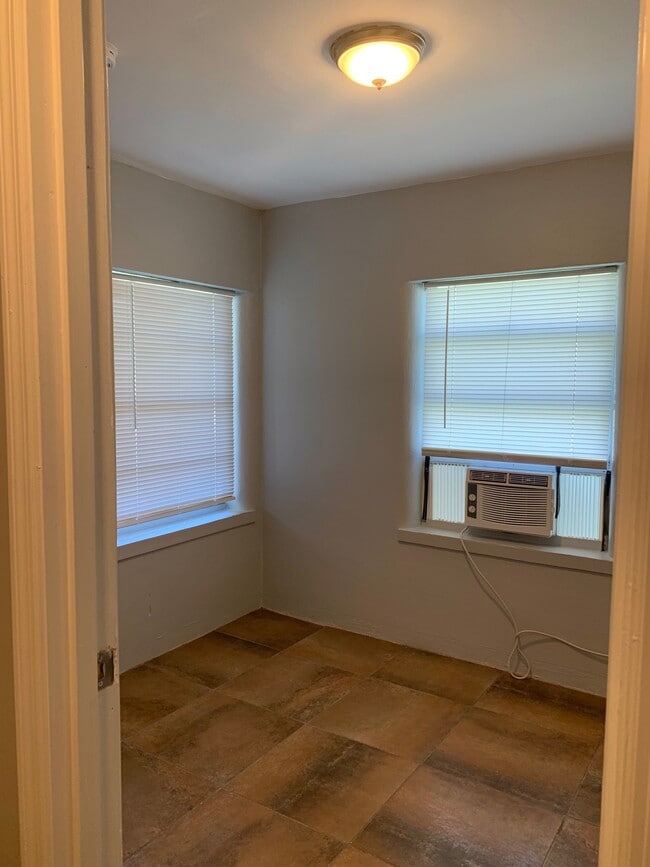 Building Photo - 2228 2nd Ave E