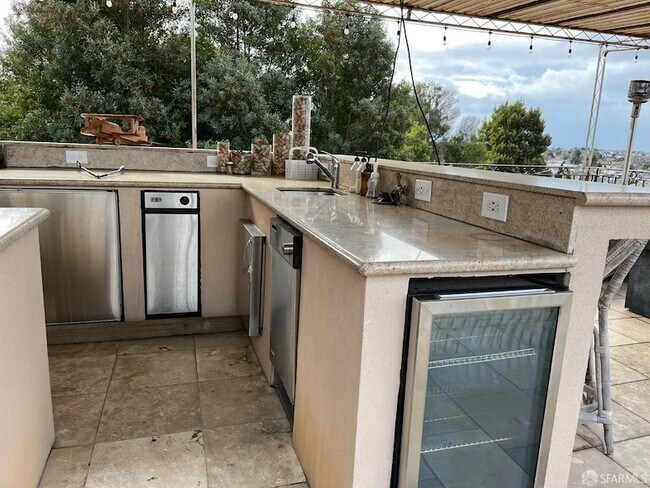 Foto del edificio - 8739 Thermal St