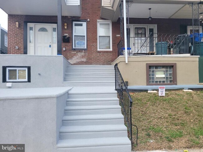 Building Photo - 5912 Palmetto St