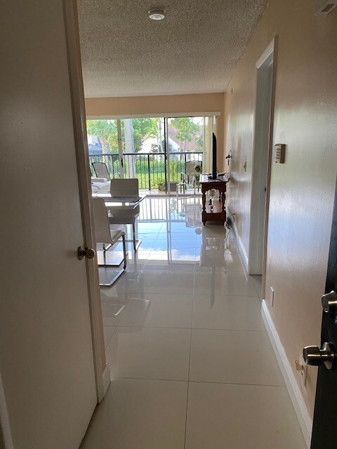Foto del edificio - 8891 Wiles Rd