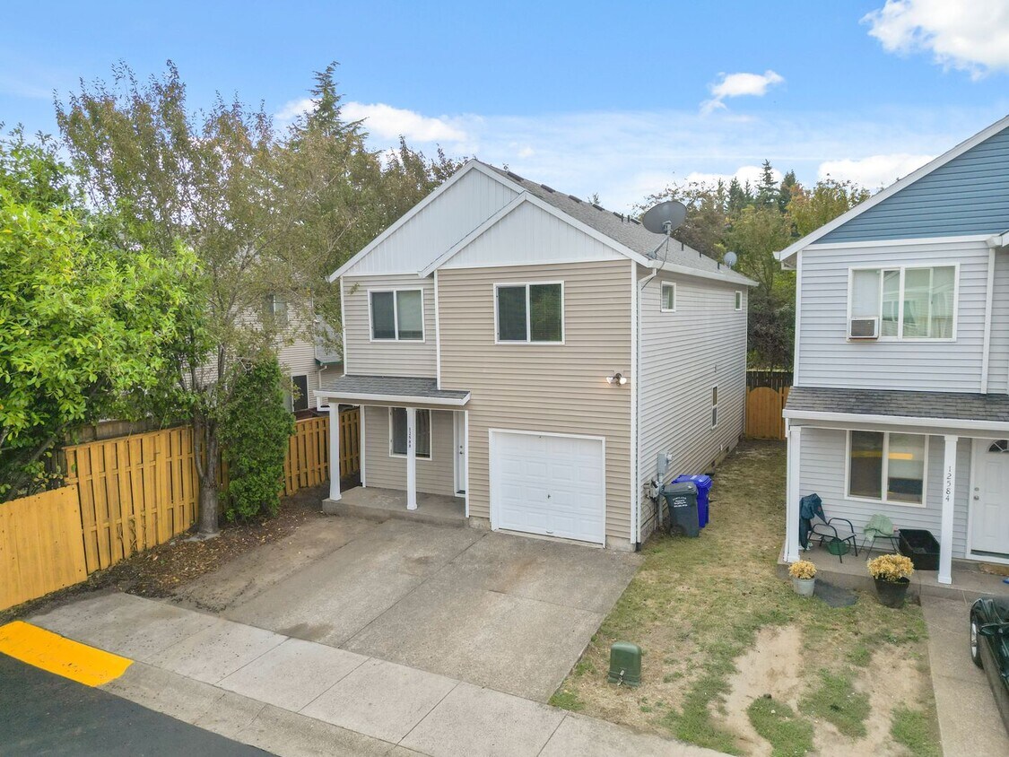 4 bed, 2.5 bathroom House available - 4 bed, 2.5 bathroom House available