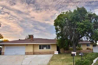 Building Photo - 9115 Encina Ave