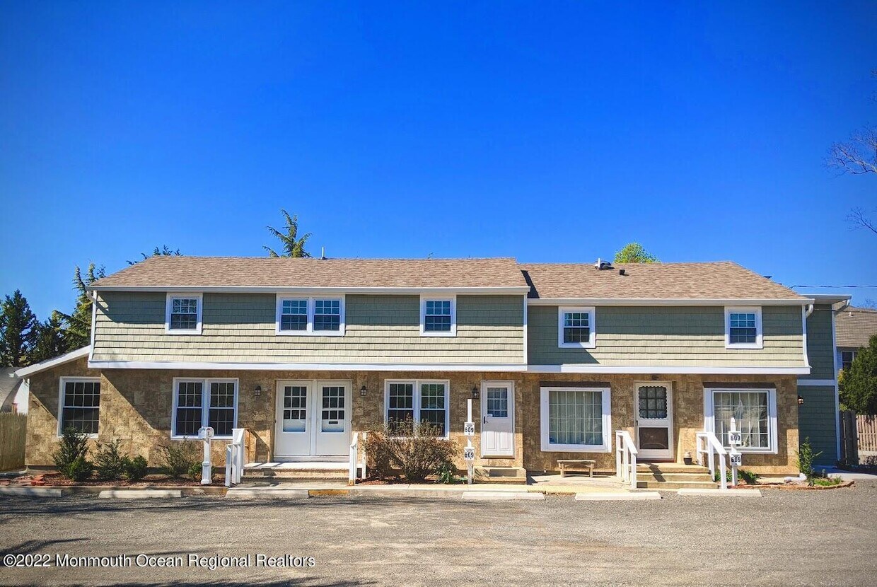 609 Higgins Ave Unit B, Brielle, NJ 08730 Room for Rent in Brielle