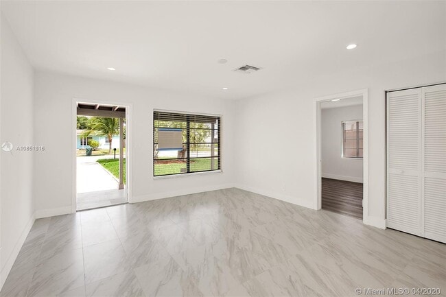 Building Photo - 120 NW 54th St