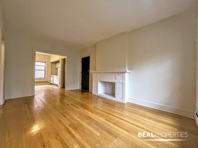 Foto principal - 1 bedroom in EVANSTON IL 60202