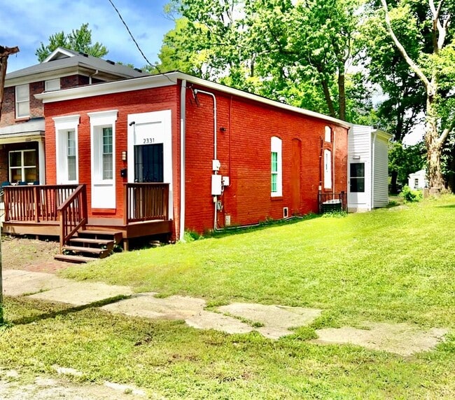 2 Bed 1 Bath - Renovated single family house in the Russell neighborhood - 2 Bed 1 Bath - Renovated single family house in the Russell neighborhood
