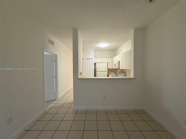 Building Photo - 1663 SE 27th Dr