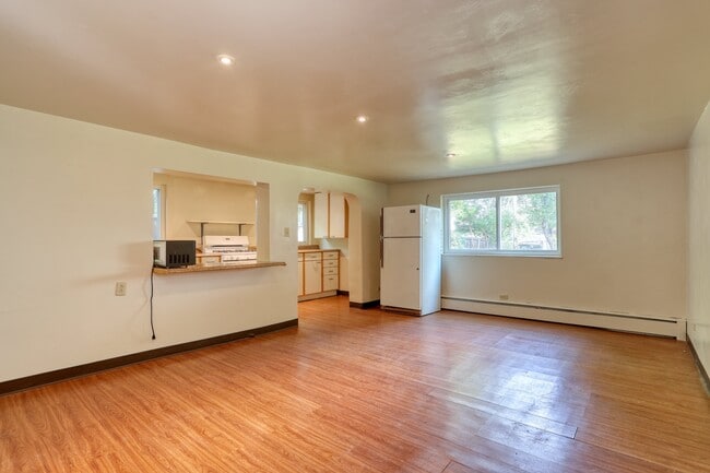 Building Photo - 911 4th St