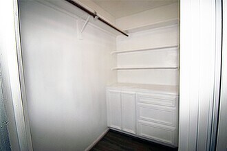 Building Photo - 1806 Cedarwood Ct