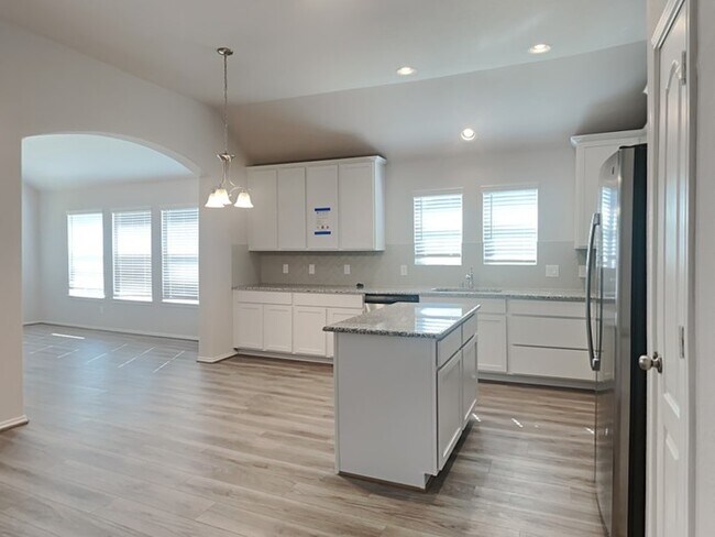 Foto del edificio - 1610 Diamond Mountain Dr