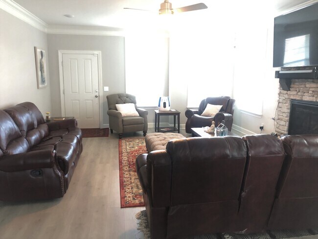Building Photo - 5187 Giardino Dr