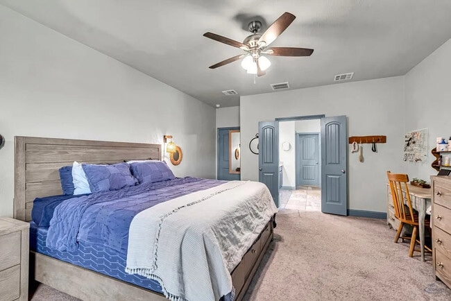 Foto del edificio - 6008 Ridge View St