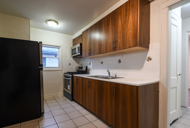 Kitchen - 4325 Grace Ave