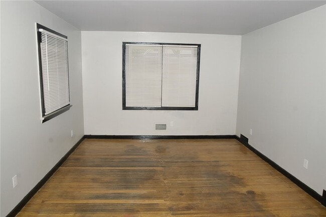 Foto del edificio - 463 Remington St
