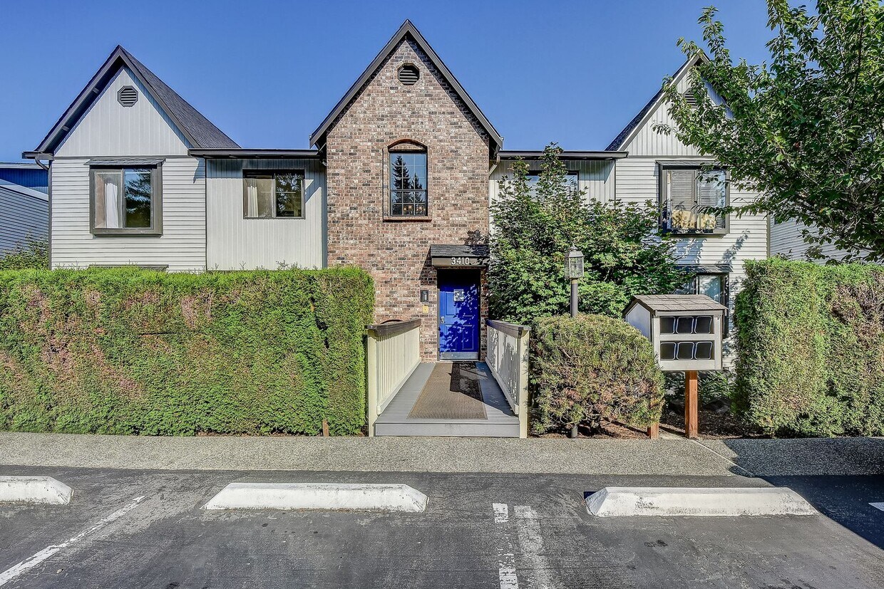 Foto principal - 2bd/2ba Bellevue Condo